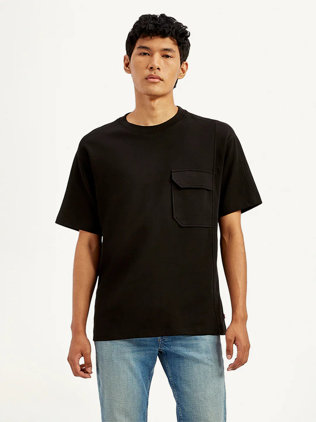 Levi's Men Solid Crew Neck Utility T-Shirt