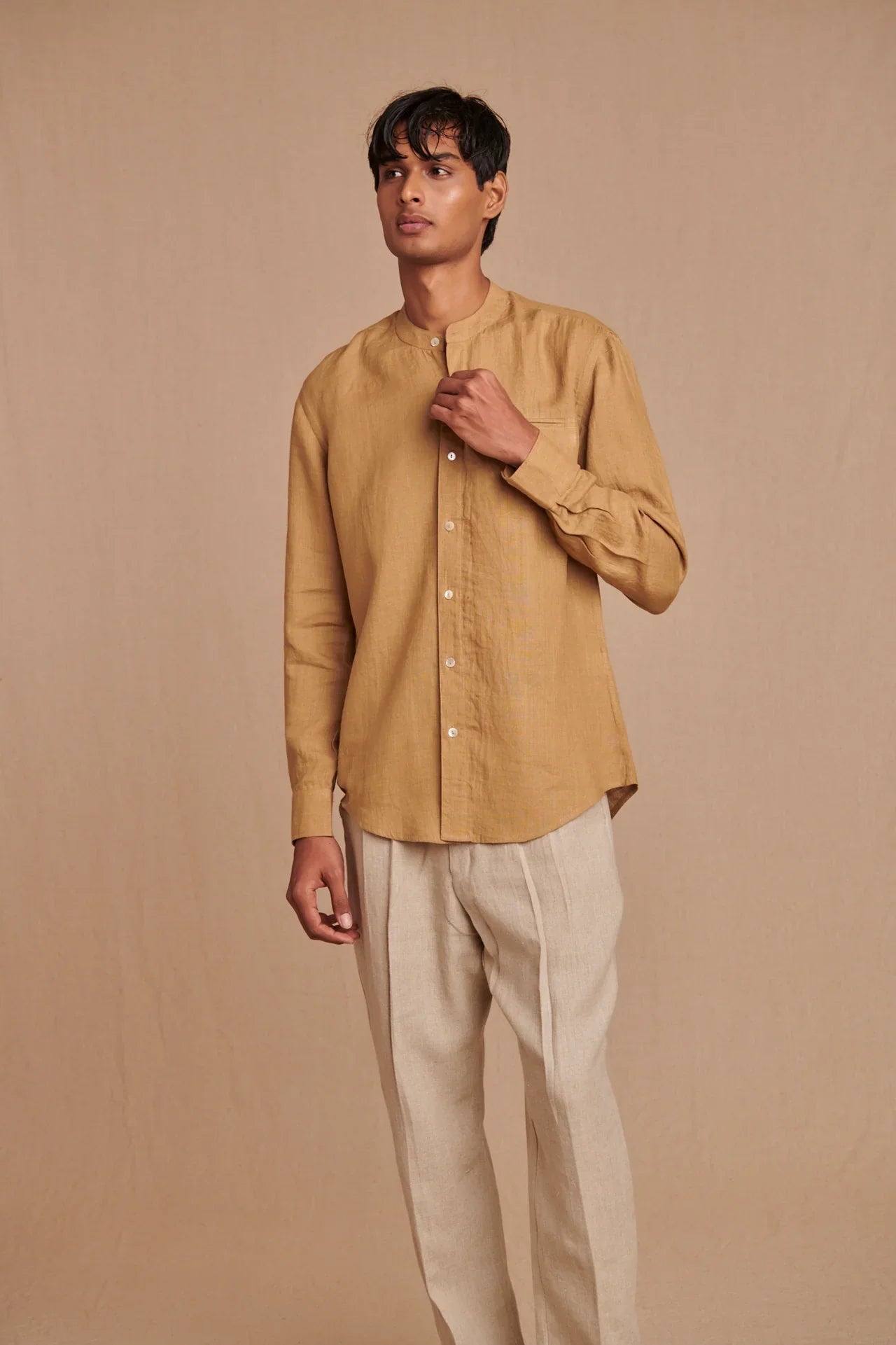 Undyed Linen Men's Pleated Tappered Pants