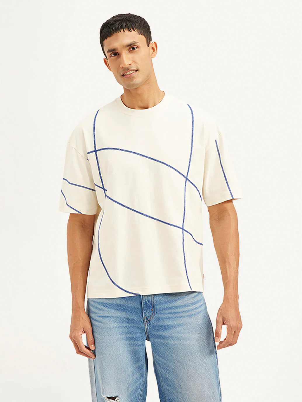 Levi's Men White Geometric Print Loose Fit T-Shirt