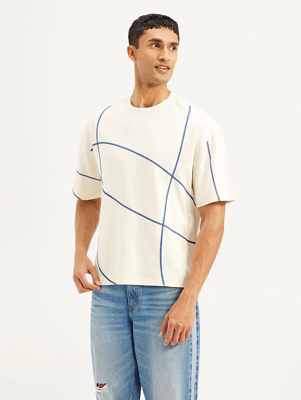 Levi's Men White Geometric Print Loose Fit T-Shirt