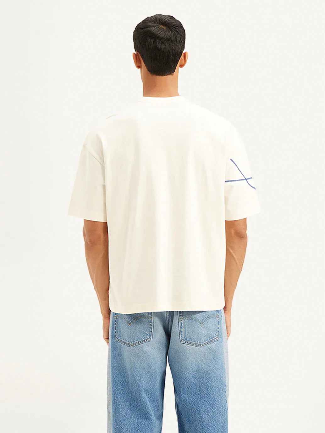 Levi's Men White Geometric Print Loose Fit T-Shirt